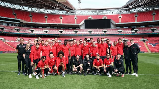 Leyton Orient artwork 7