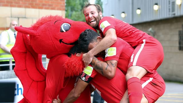 Leyton Orient artwork 8